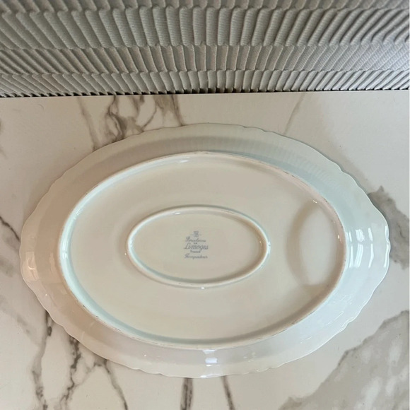 SOLD: PORCELAINE DE LIMOGES FRANCE POMPADOUR 13 1/4" MEAT PLATTER LIQUID WELL - Picture 4 of 5